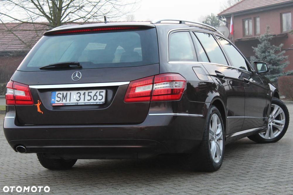 Mercedes-Benz Klasa E 250 CGI BlueEFFICIENCY 7G-TRONIC Avantgarde - 10