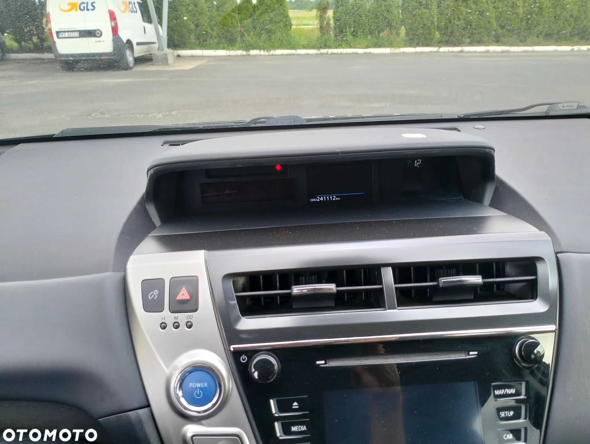 Toyota Prius+ (Hybrid) Executive - 8