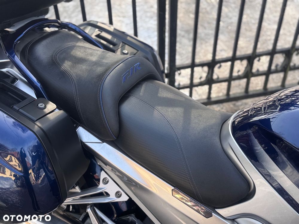 Yamaha FJR - 27