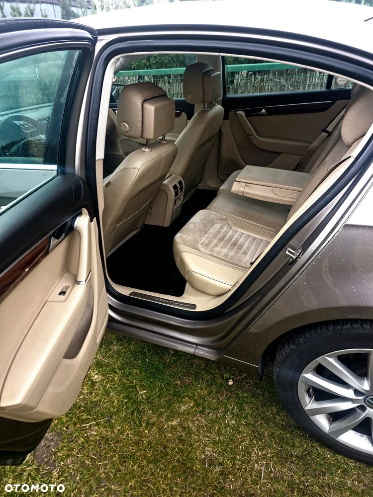 Volkswagen Passat 2.0 TDI DPF Highline - 3