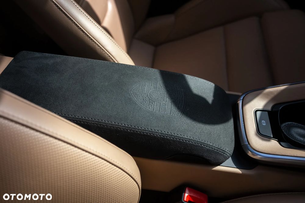 Porsche 911 Turbo S - 33