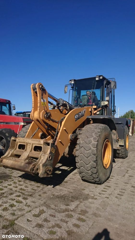 Case 921 F - 6