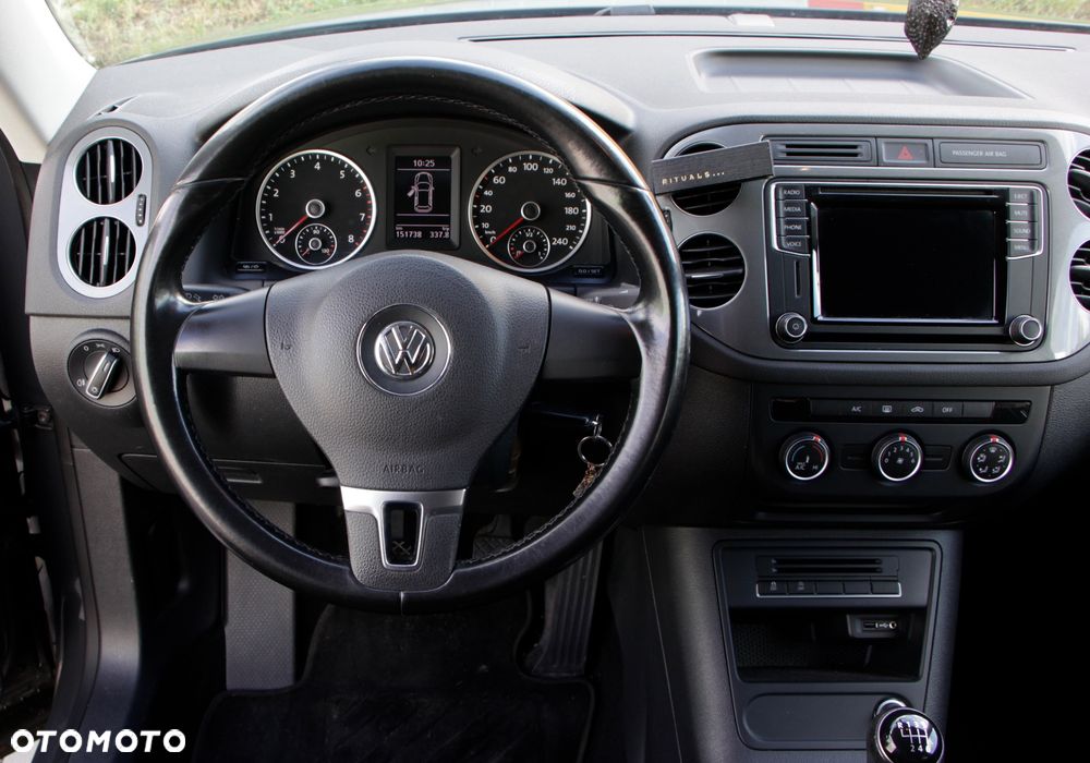 Volkswagen Tiguan - 32