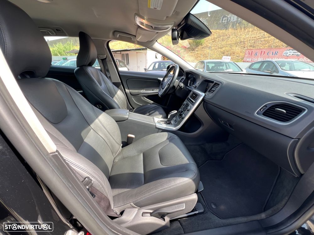 Volvo V60 D6 Plug-In-Hybrid AWD Geartronic Momentum - 9