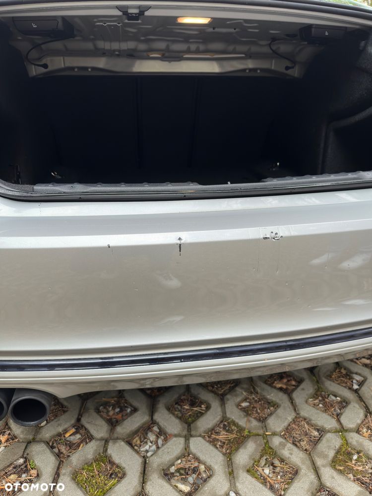 BMW Seria 3 330i Sport Line - 38