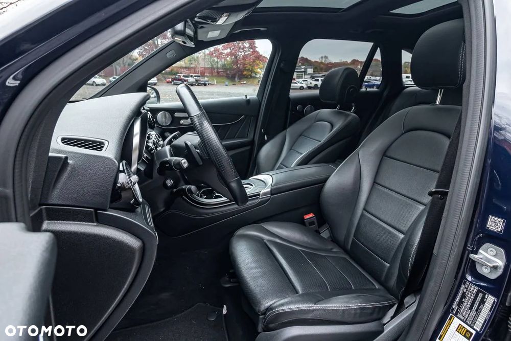 Mercedes-Benz GLC 300 4Matic 9G-TRONIC AMG Line - 13