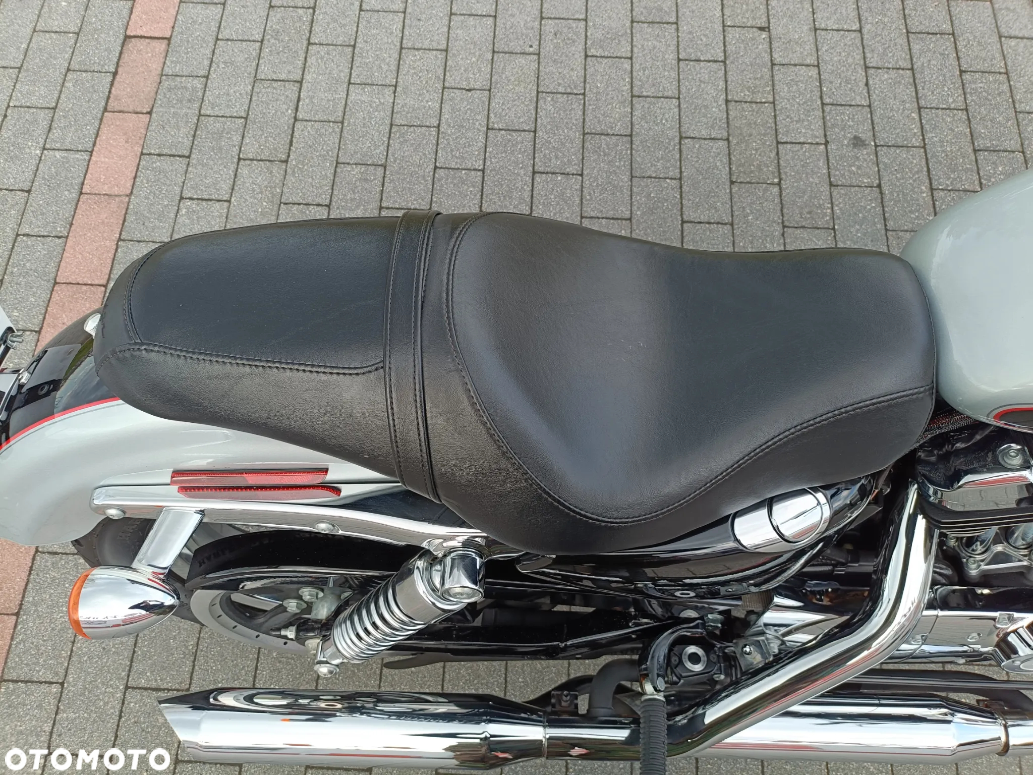 Harley-Davidson Sportster Custom 1200C - 17