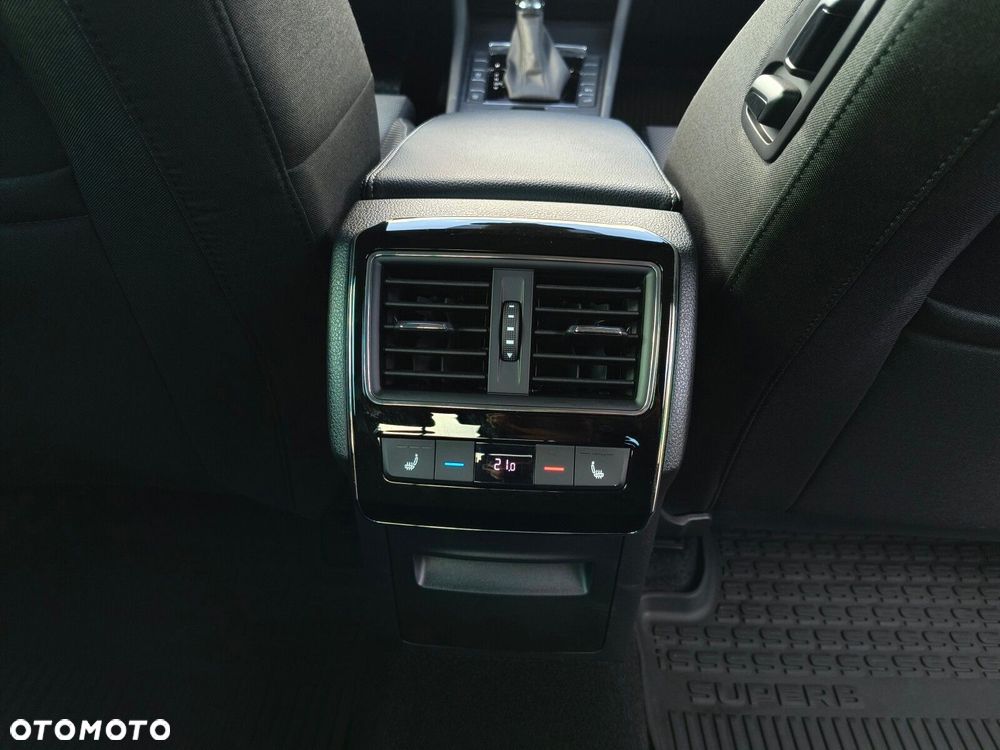 Skoda Superb 2.0 TSI Style DSG - 24