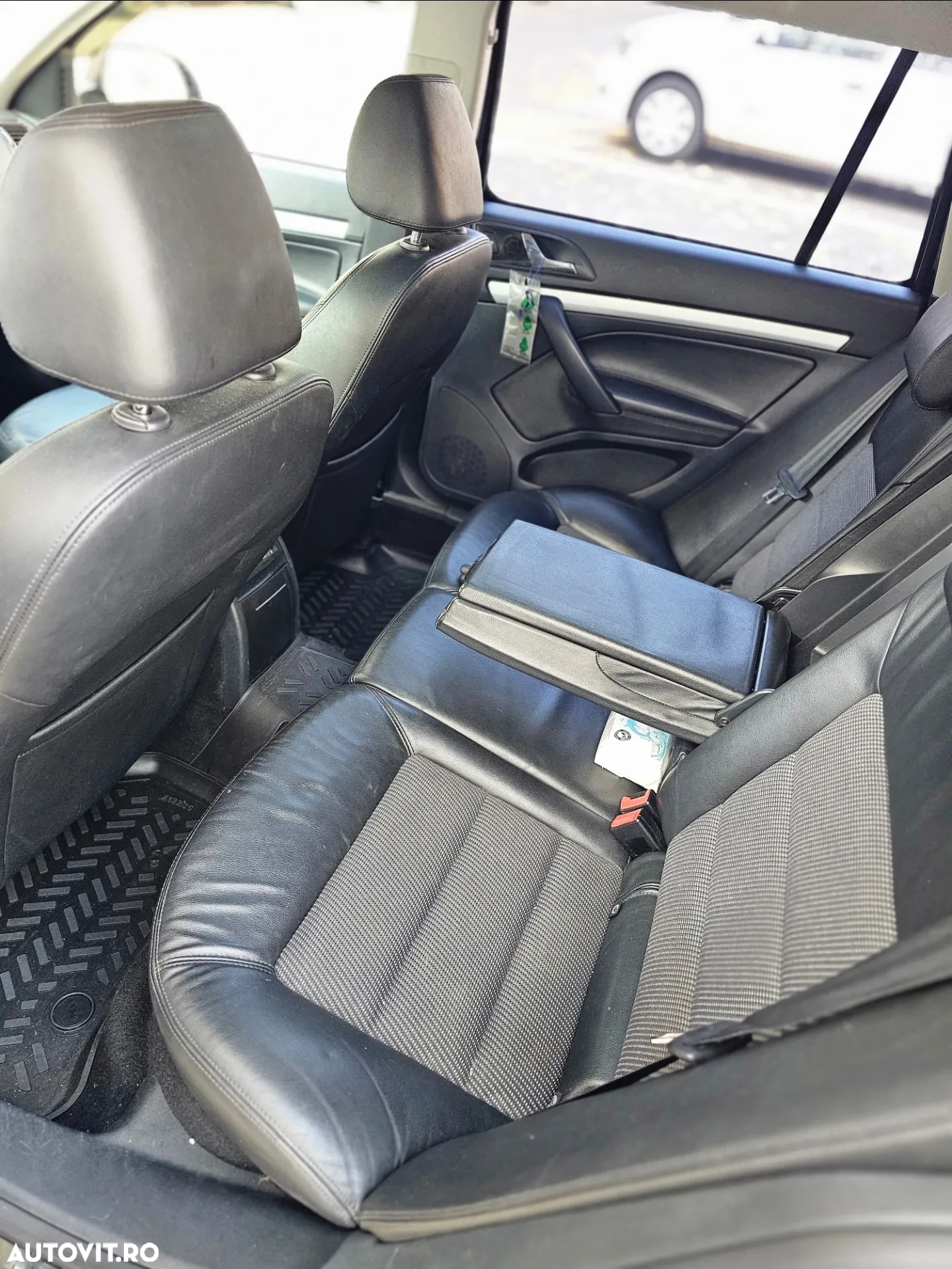 Skoda Octavia Combi 1.6 TDI Classic DSG - 5