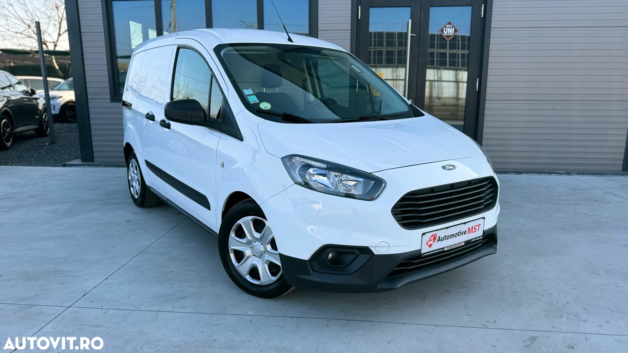 Ford Transit Courier - 2