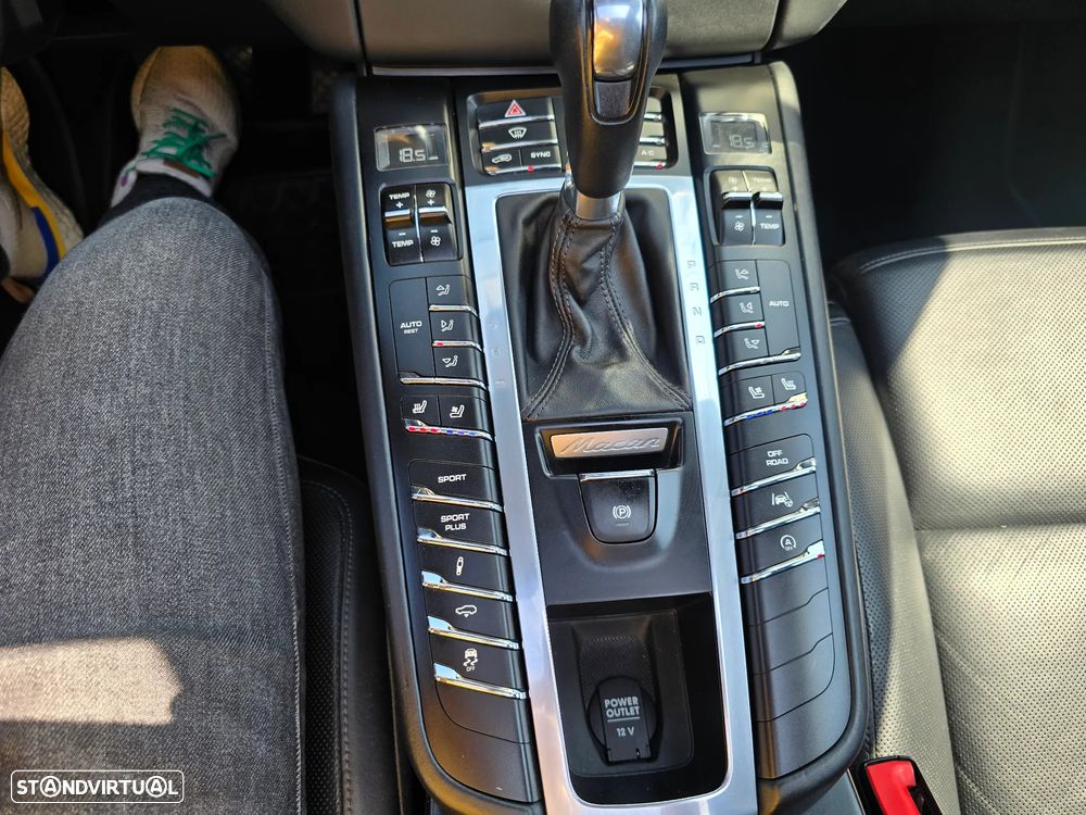 Porsche Macan Turbo PDK - 19