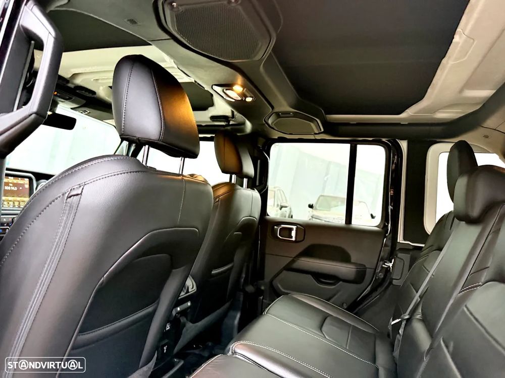 Jeep Wrangler Unlimited - 36