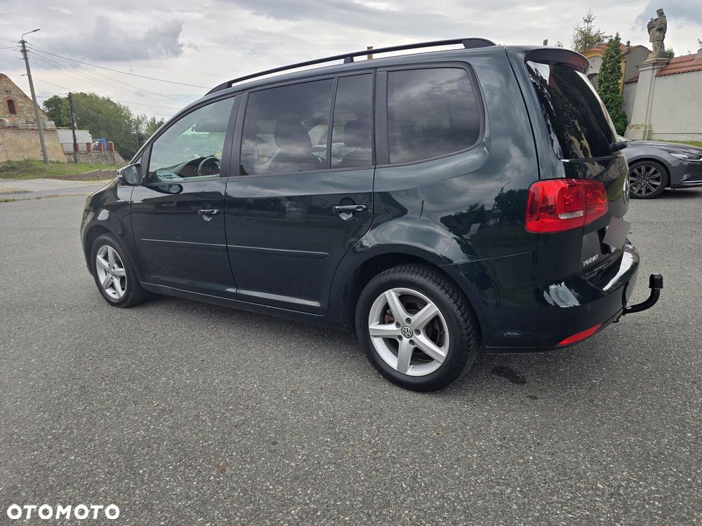 Volkswagen Touran - 4