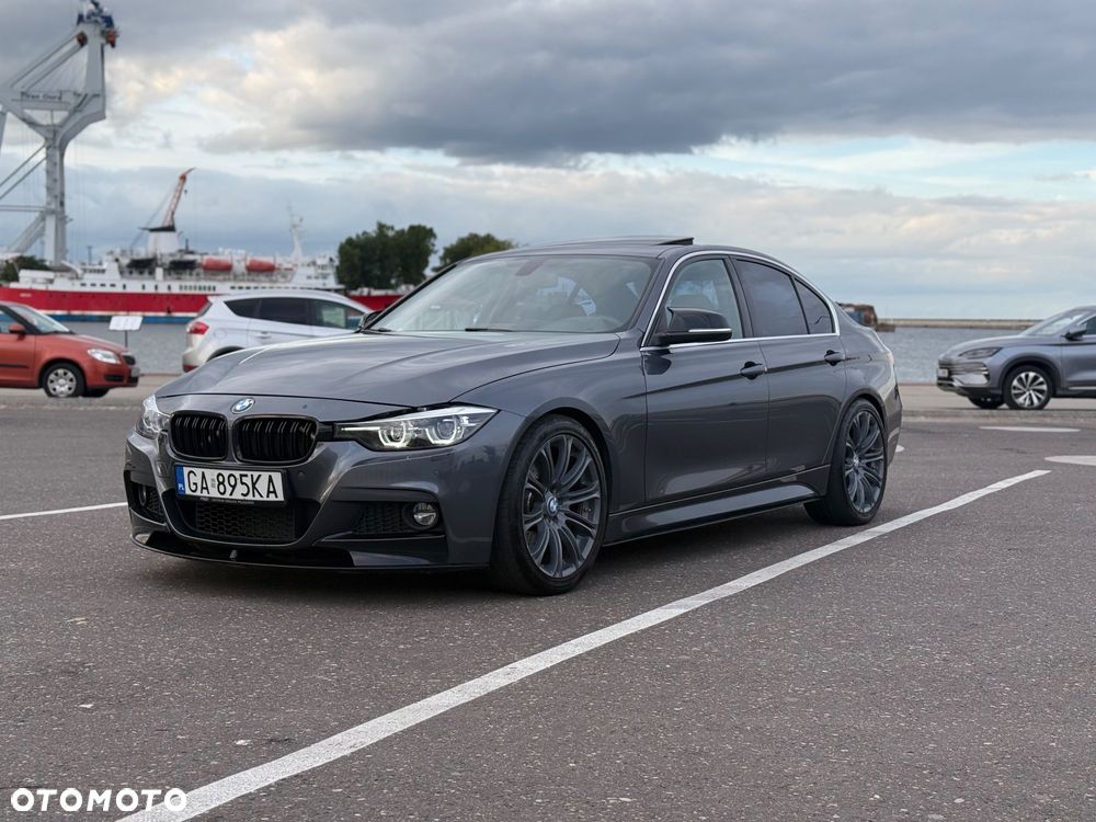 BMW Seria 3 330i xDrive M Sport - 8