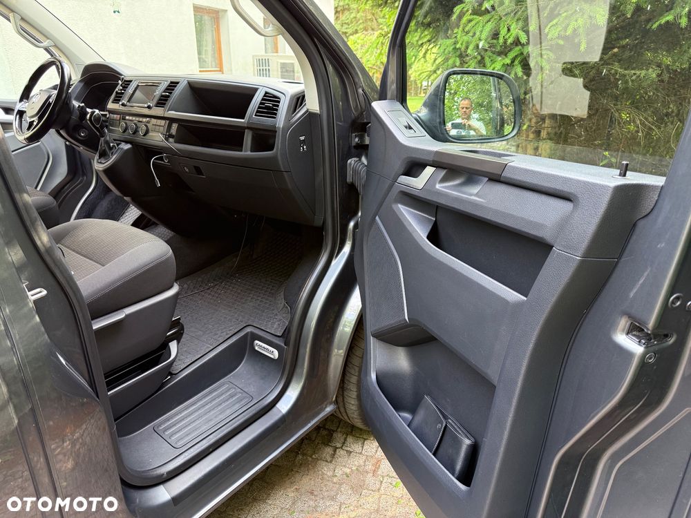 Volkswagen Caravelle - 13