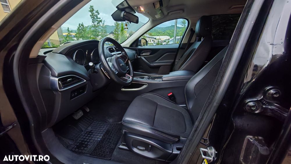 Jaguar F-Pace 25d AWD R-Sport - 17