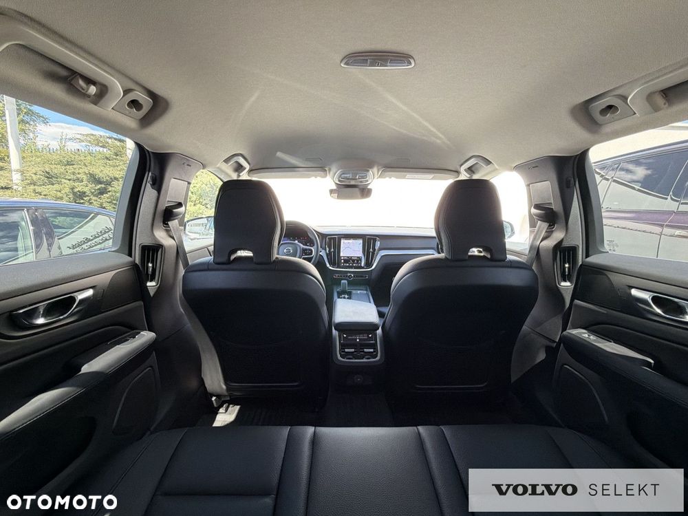 Volvo V60 Cross Country - 17