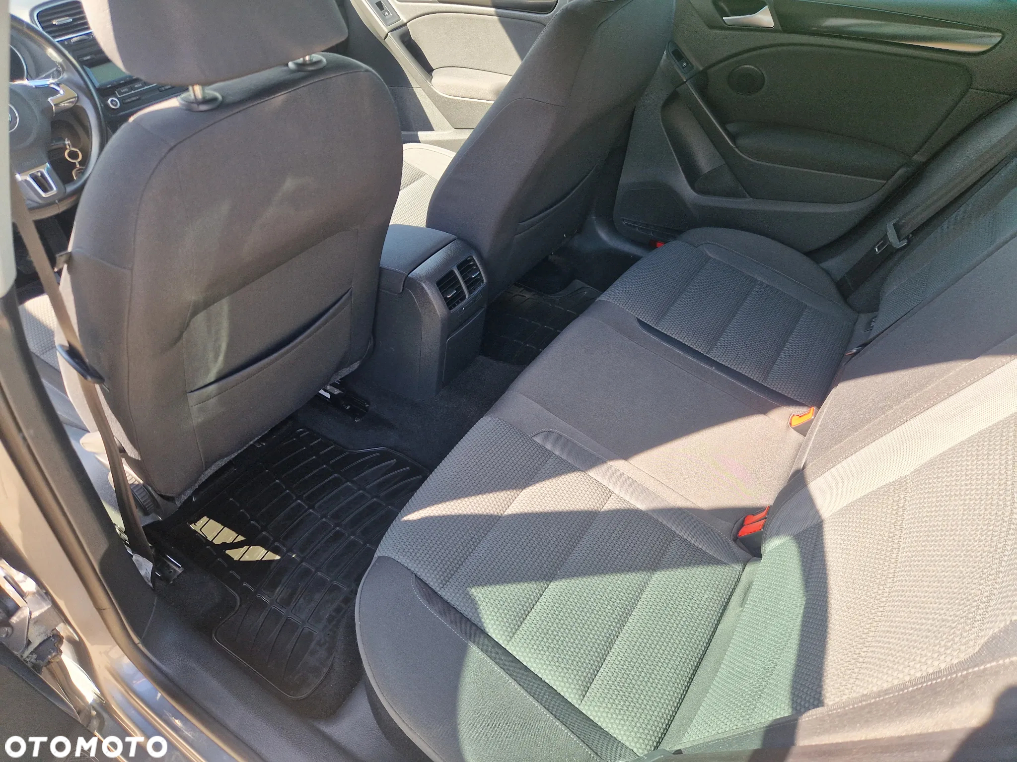 Volkswagen Golf VI 2.0 TDI Comfortline - 12
