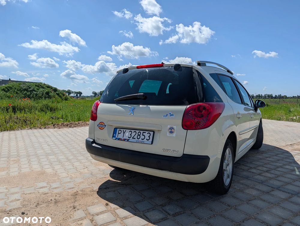 Peugeot 207 95 VTi Family - 10