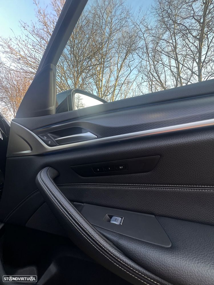 BMW 530 e Pack Desportivo M - 20