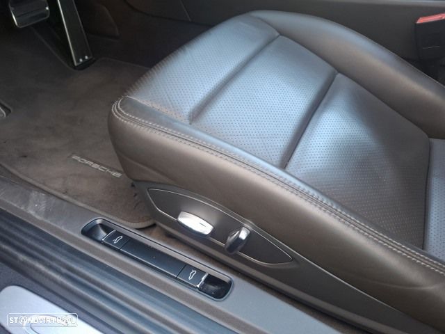 Porsche 911 Série F - 23