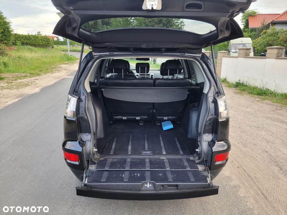 Mitsubishi Outlander 2.0 Invite 2WD - 10