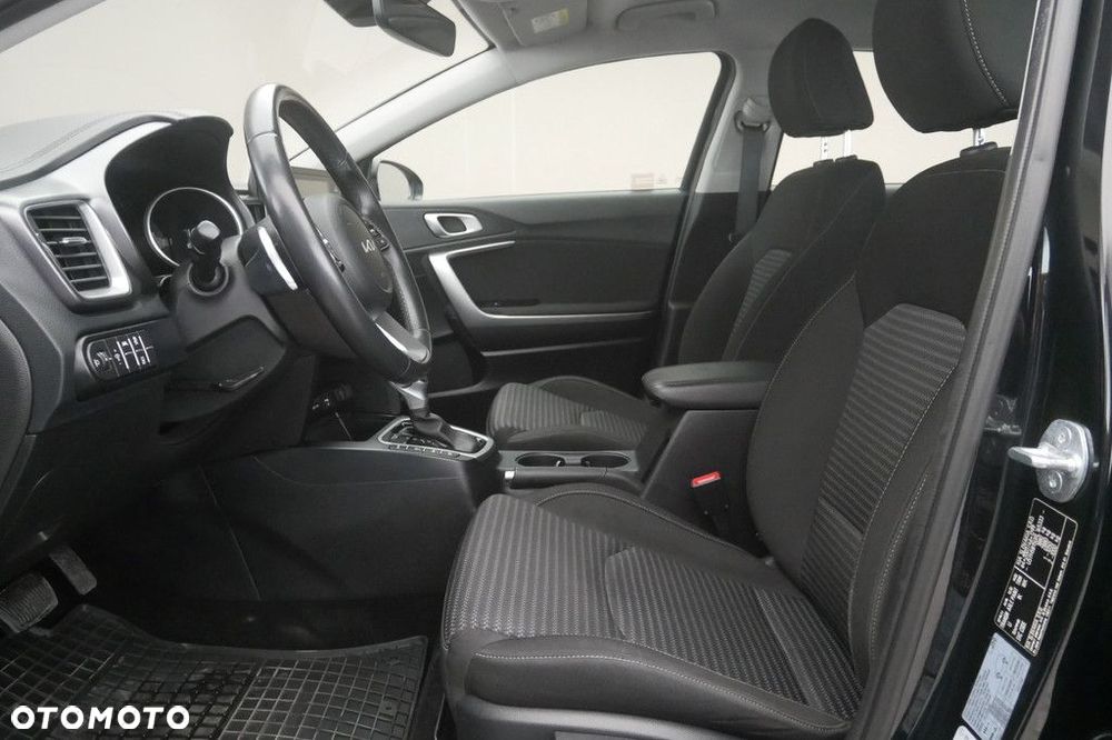 Kia Ceed - 12