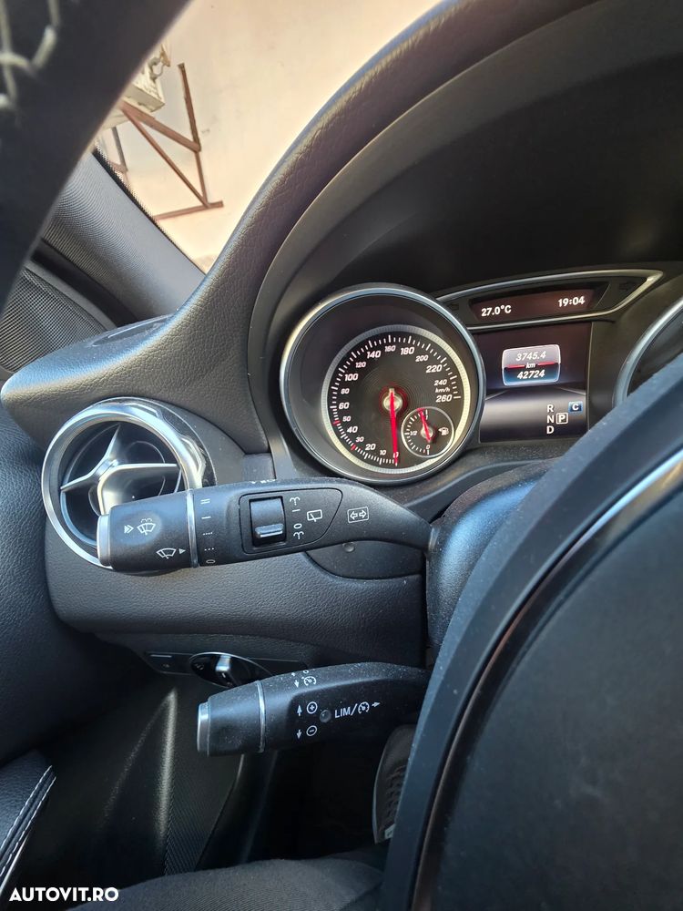 Mercedes-Benz GLA - 7