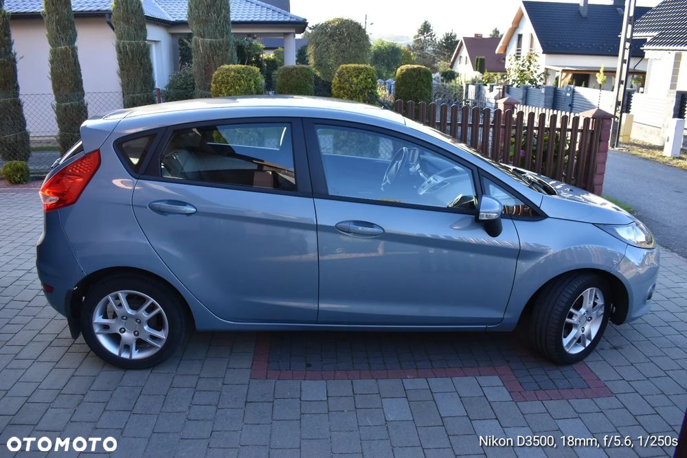 Ford Fiesta 1.25 Ambiente - 2