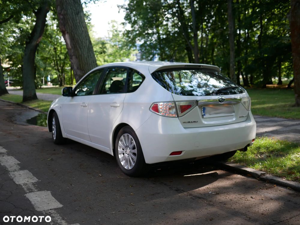 Subaru Impreza 2.0 RS - 16