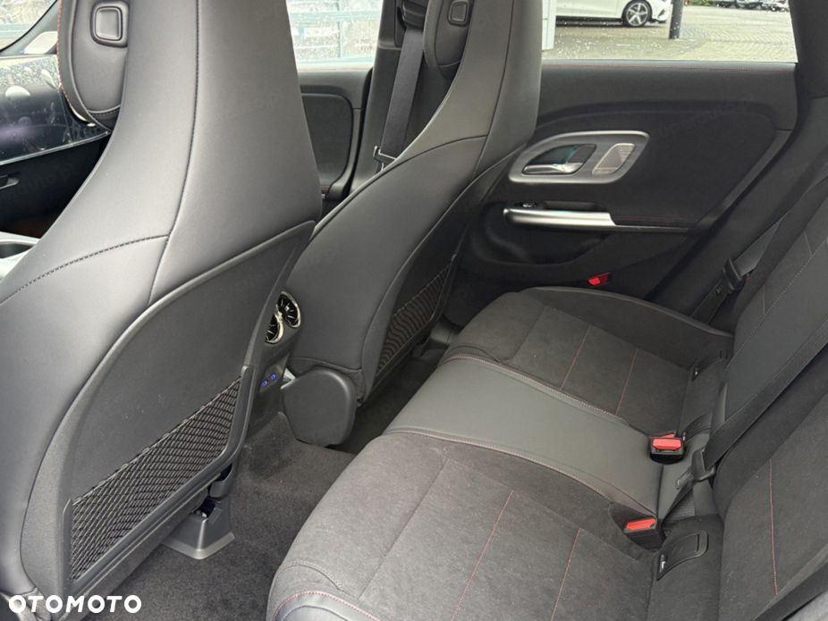 Mercedes-Benz CLA 200 mHEV 8G-DCT - 14