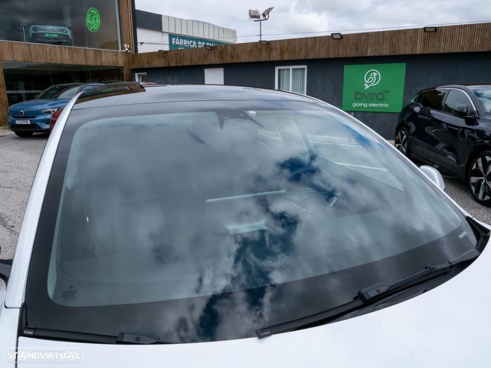 Tesla Model 3 - 8