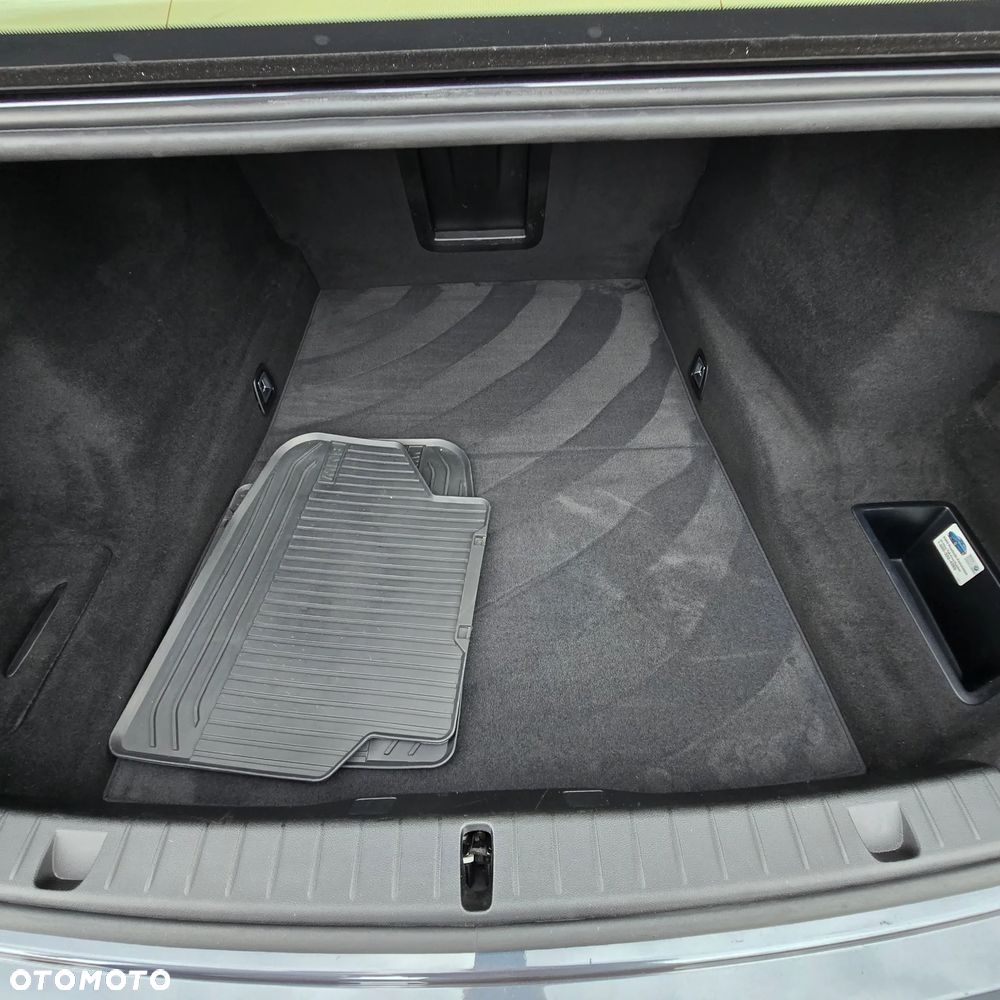 BMW Seria 7 750Li Edition Exclusive - 9