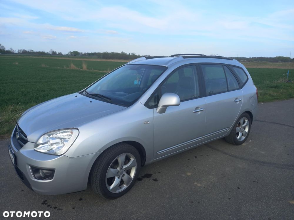 Kia Carens - 2