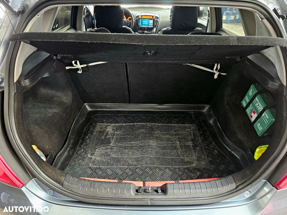Kia Ceed - 13