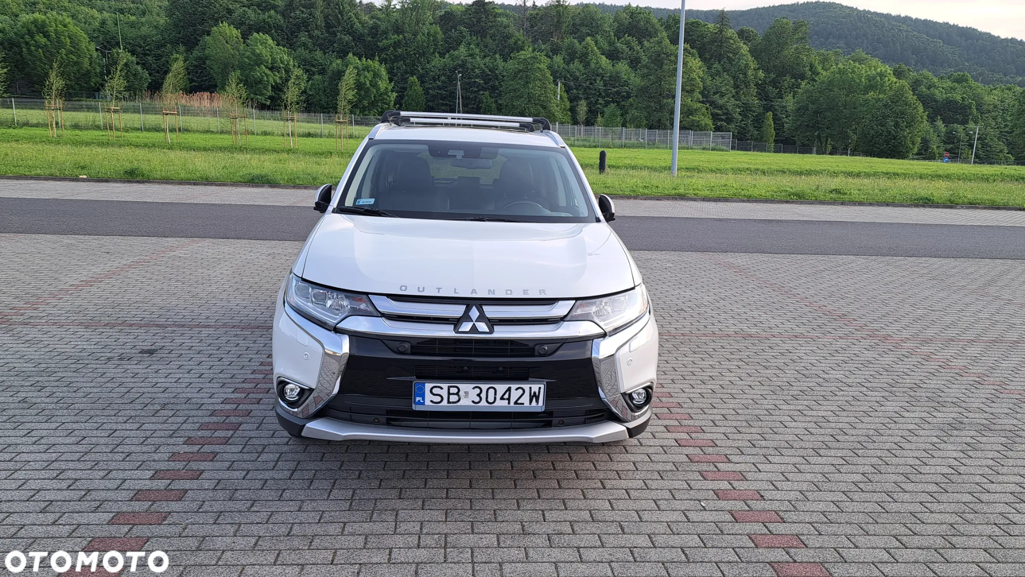 Mitsubishi Outlander 2.0 Instyle Navi 4WD CVT - 9