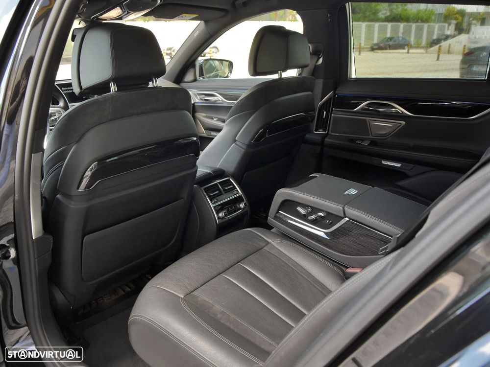 BMW 730 d Pack M - 11