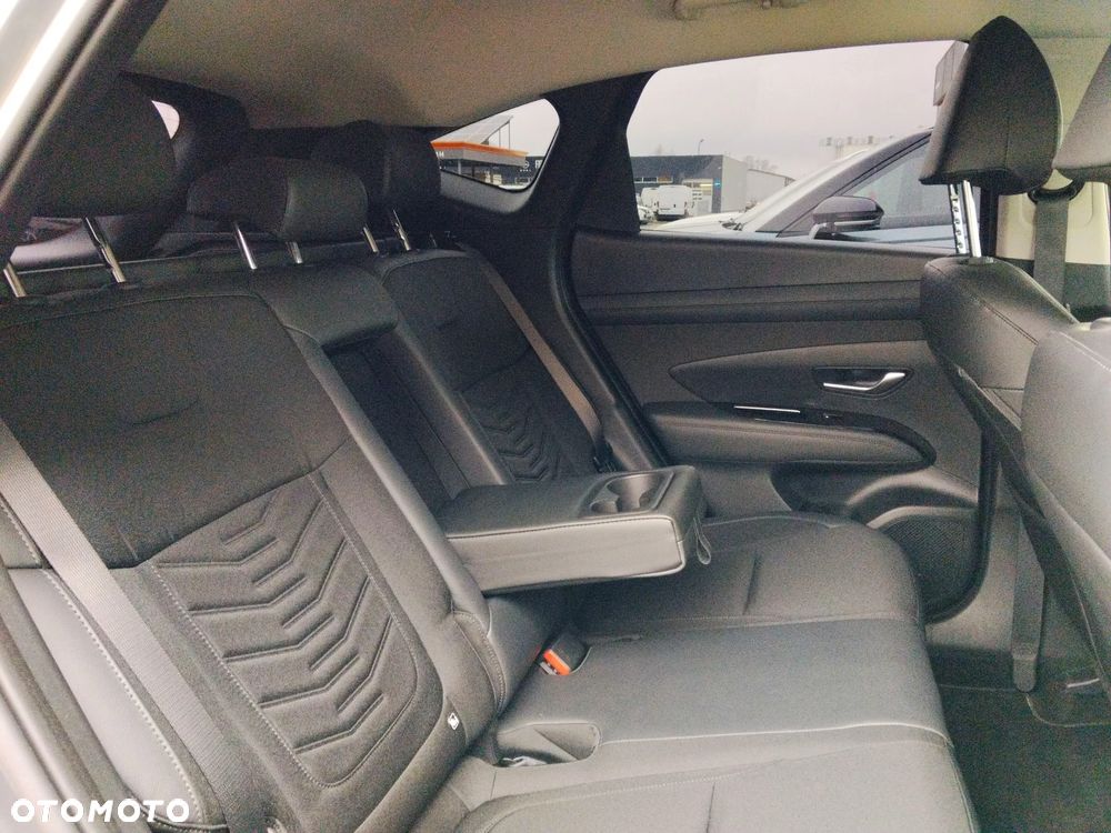 Hyundai Tucson 1.6 T-GDi HEV Executive 2WD - 18