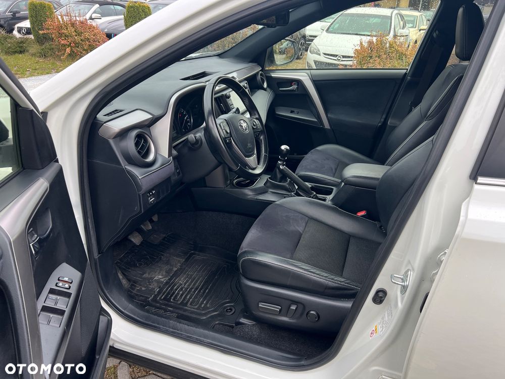 Toyota RAV4 2.0 D-4D 4x2 Start-Stop Executive - 35