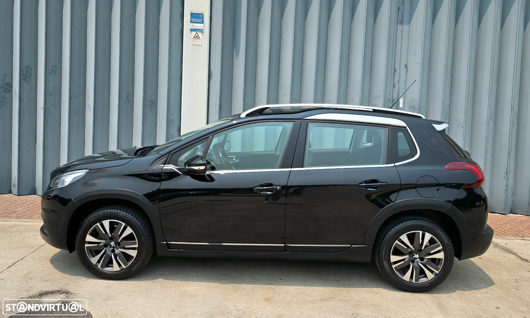 Peugeot 2008 1.2 PureTech Allure - 4
