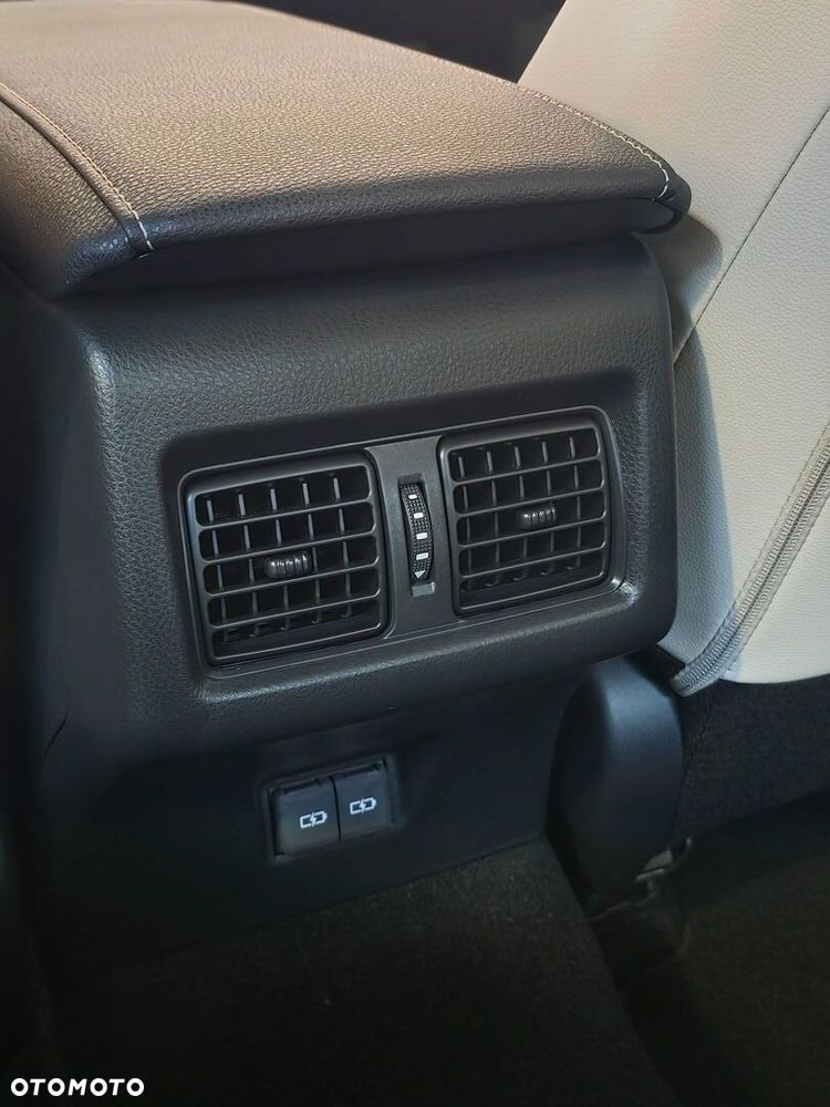 Toyota Camry - 20