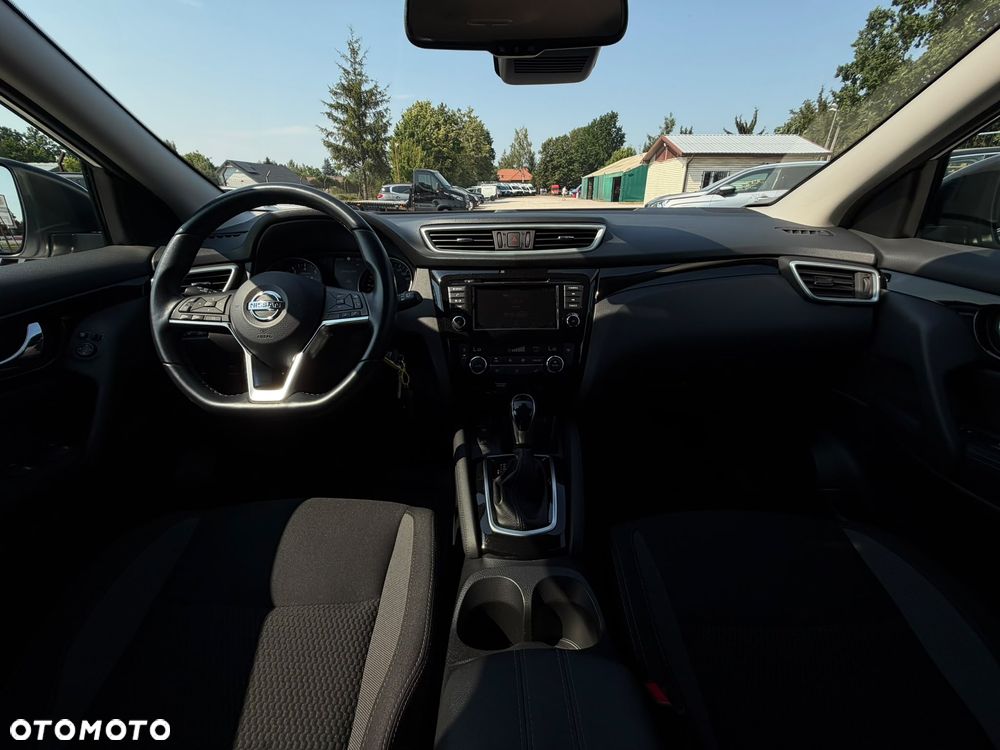 Nissan Qashqai 1.3 DIG-T N-Connecta DCT - 32