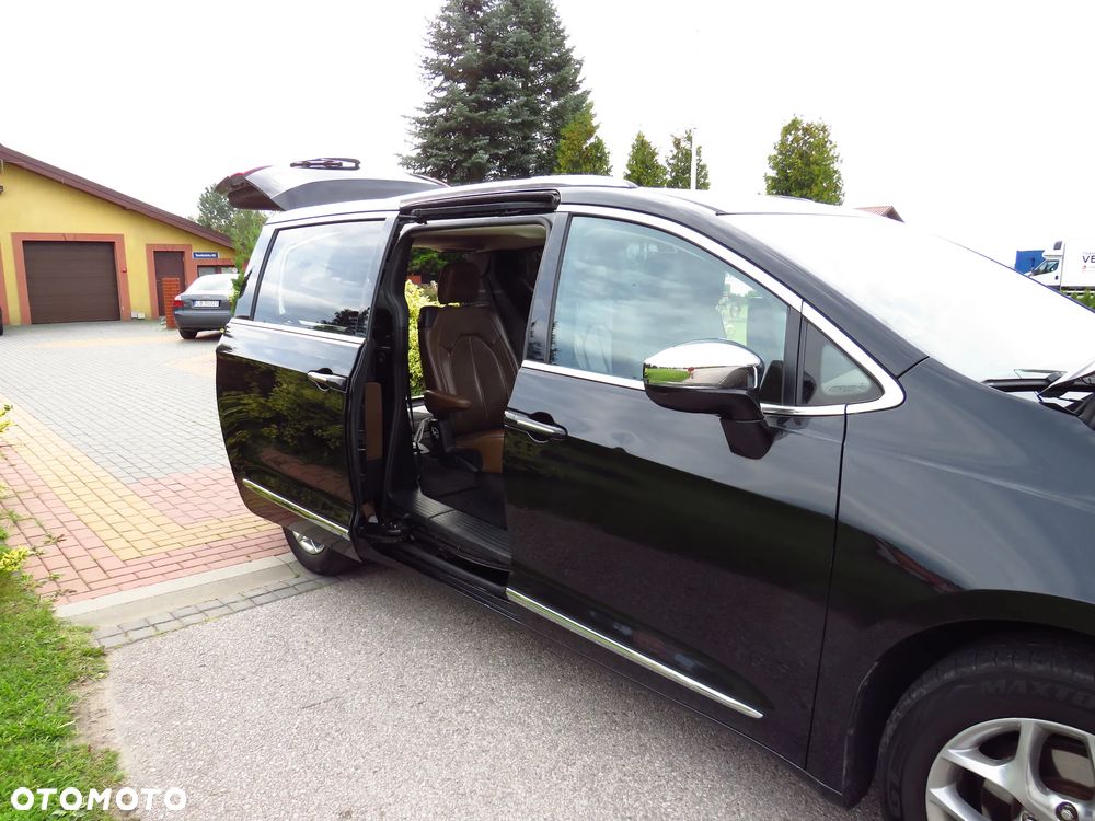 Chrysler Pacifica - 34