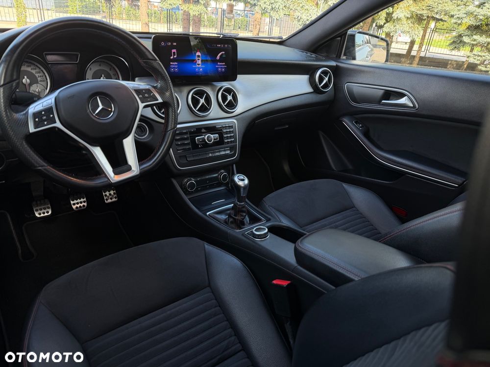 Mercedes-Benz CLA - 25