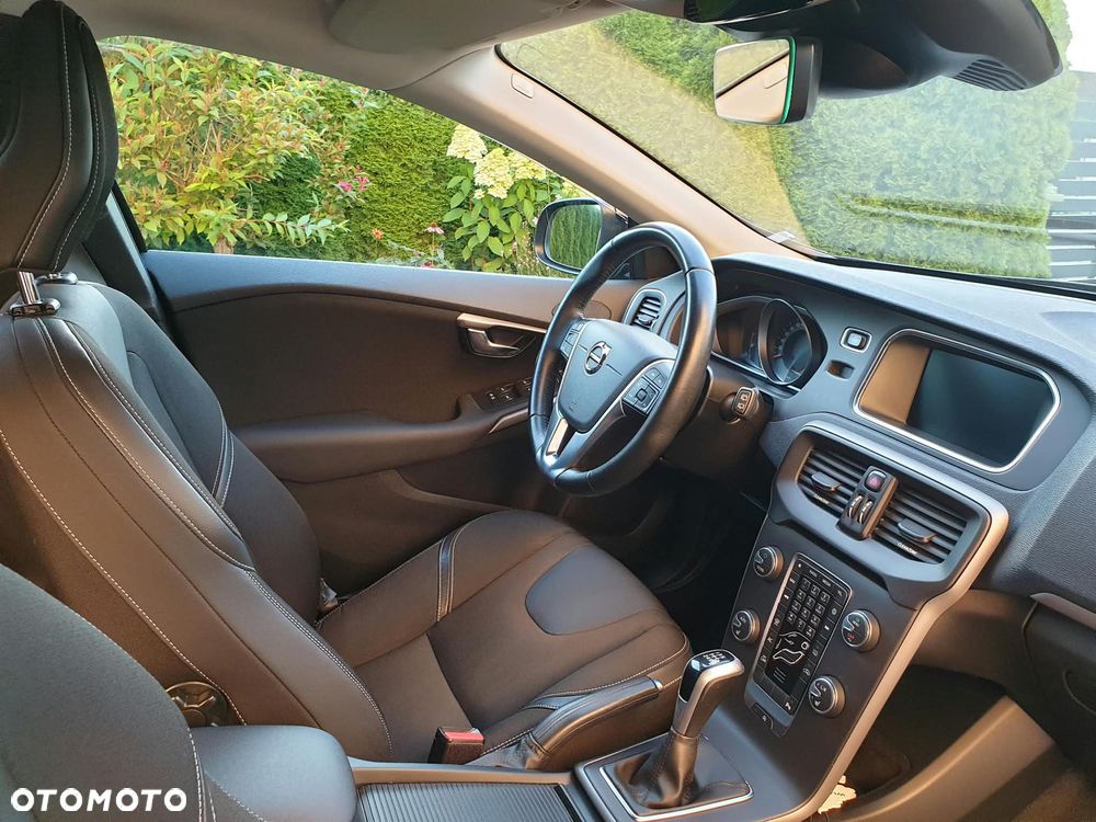 Volvo V40 T2 Drive-E Momentum - 3