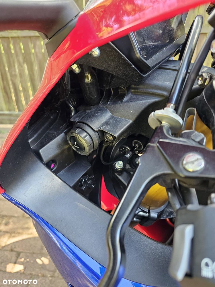 Honda CBR - 12