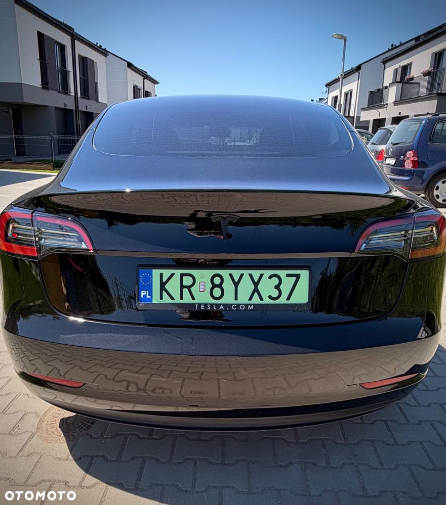 Tesla Model 3 - 3