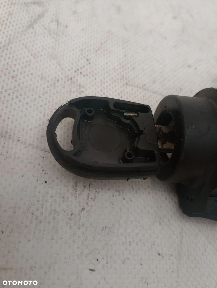 VW Polo Stacyjka Zapłonowa Kluczyk 4B0905851G - 3