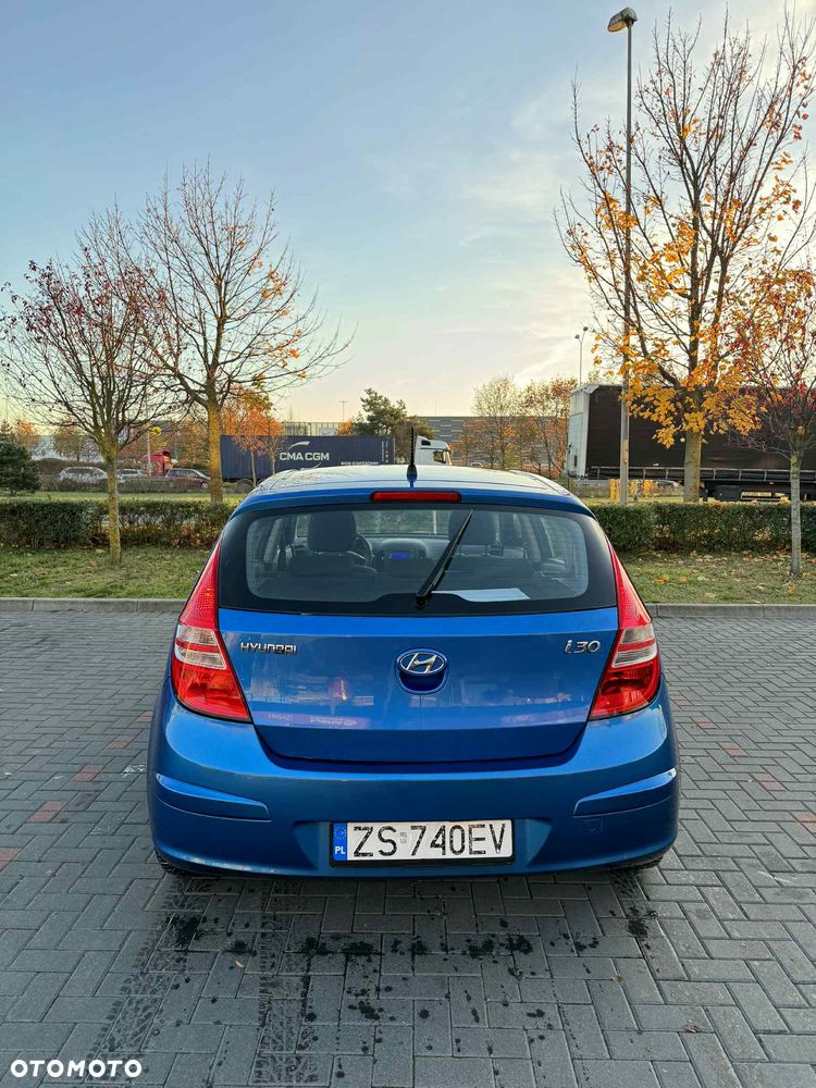 Hyundai i30 1.6 CRDi Classic + - 9