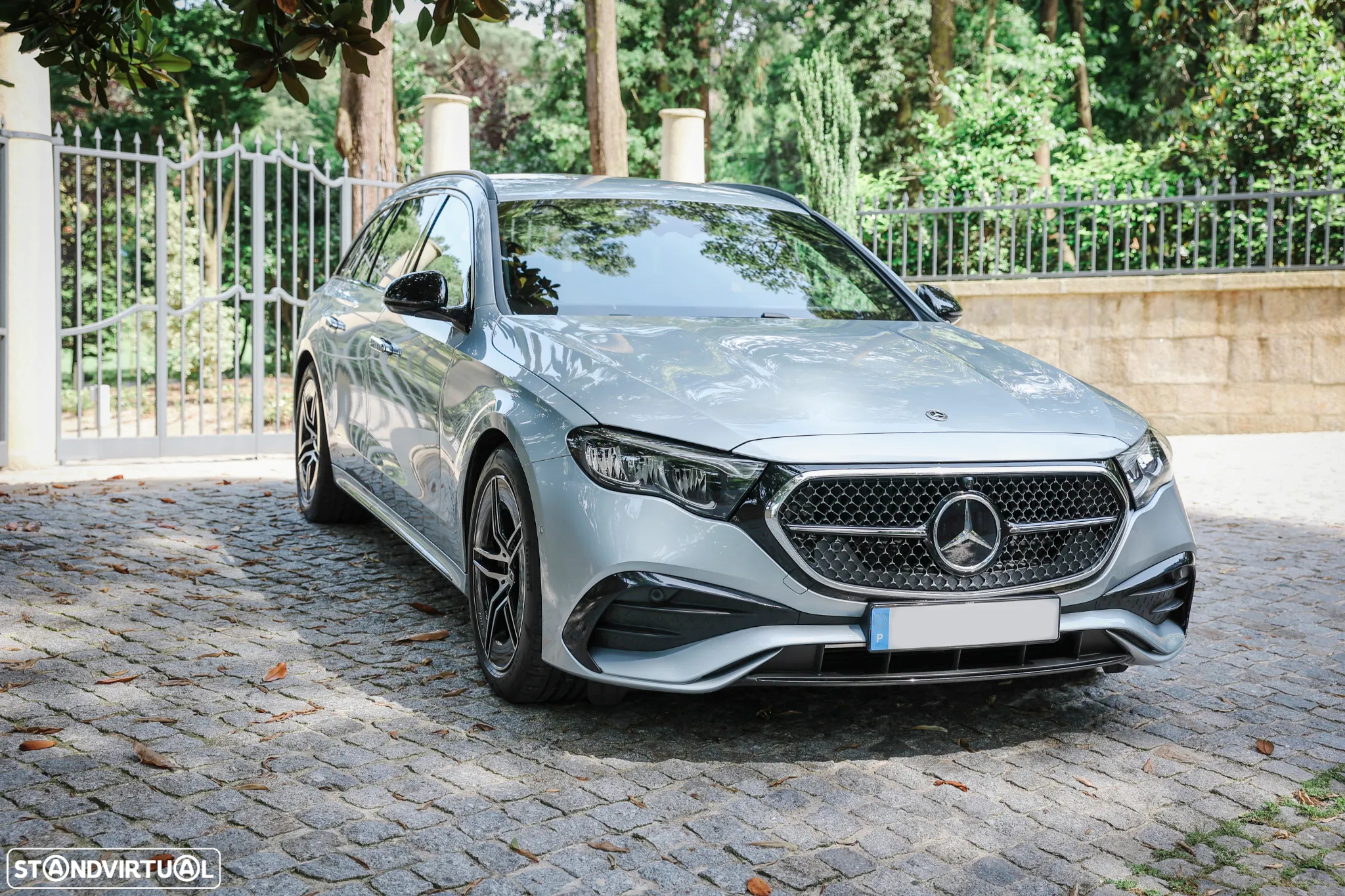 Mercedes-Benz E 300 e AMG Line - 20